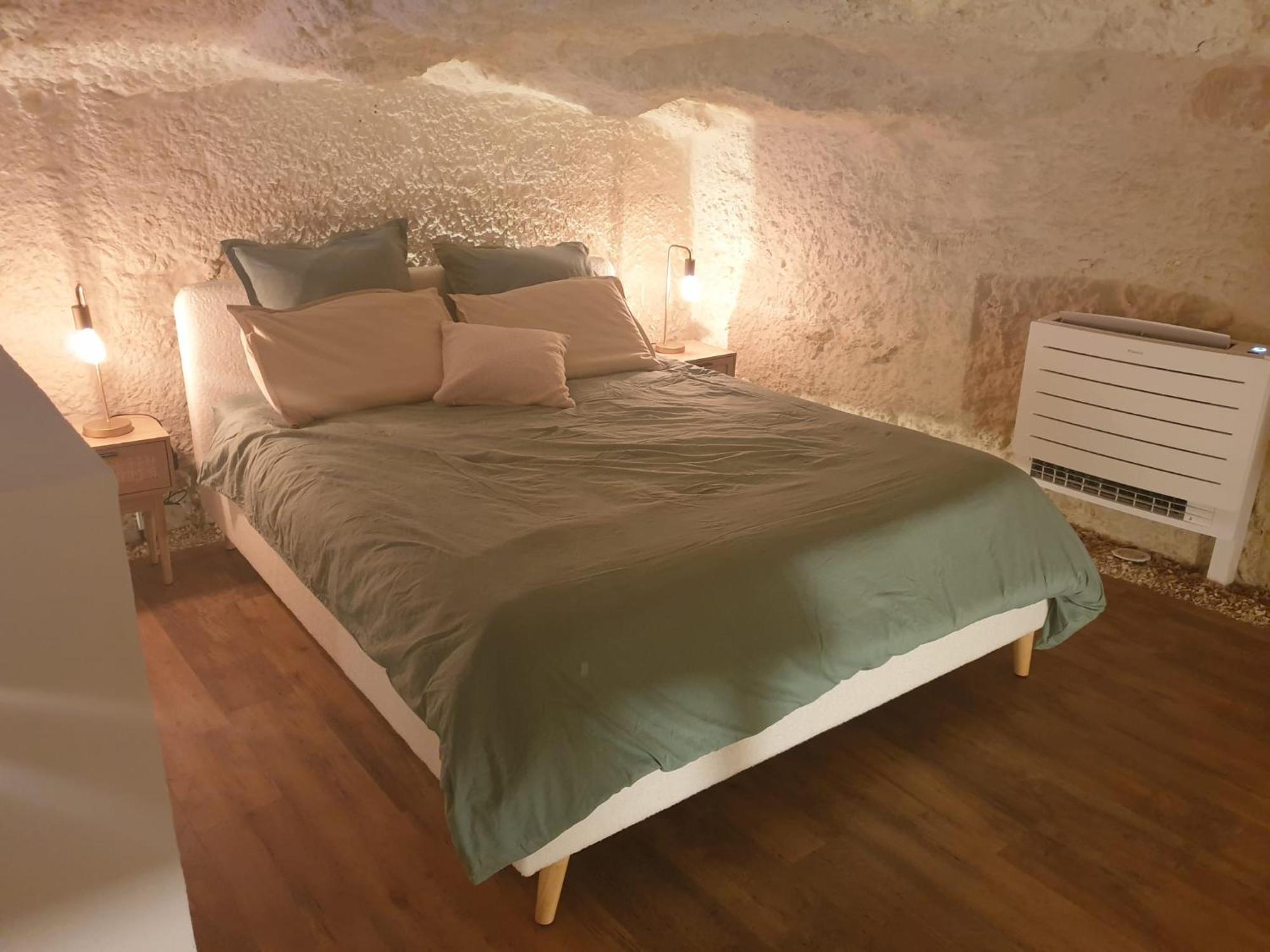 Appartement La Grotte Du Bonheur à Cangey Extérieur photo